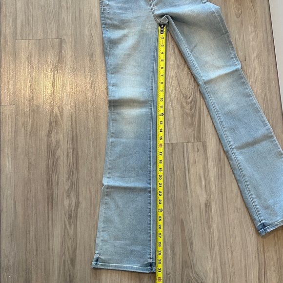 Levi’s 725 High Rise Bootcut Light Blue Jeans - Picture 4 of 7